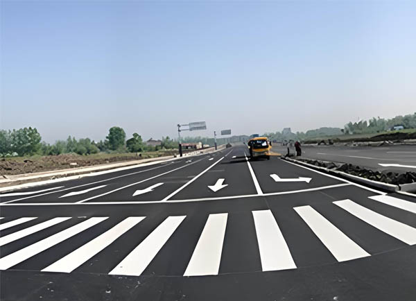 Three common types of road marking