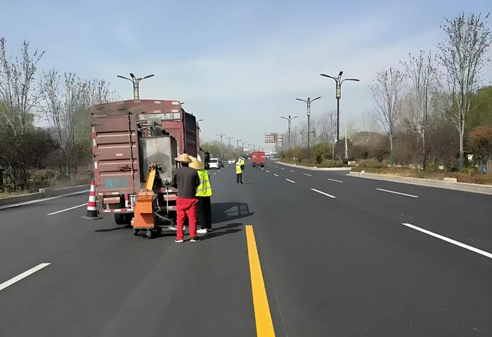 Key Points to Consider During Road Marking Machine Operation