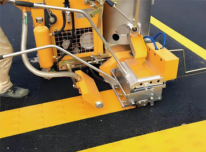 Key Differences and Selection Between Thermoplastic and Cold Spray Road Marking Paints