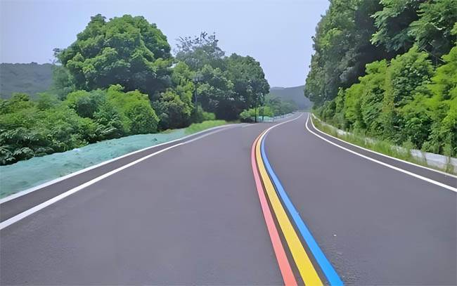 How Does Color Affect the Performance of Road Marking Paint?