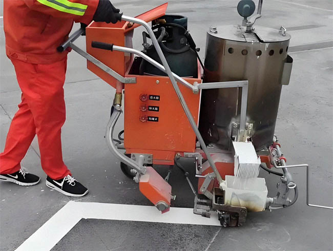 Most Important Components Affecting the Performance of a Road Marking Machine