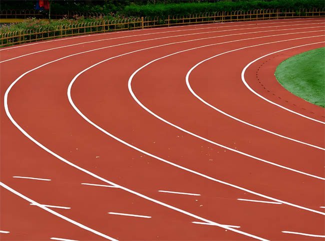 How to Choose the Right Road Marking Machine for Plastic Tracks?